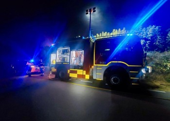 La Diputación, presente en el operativo que combate el incendio de Cuevas del Valle (3º Fotografía)