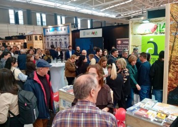 Más de 4.000 personas pasan por el espacio de la Diputación en Intur 2025