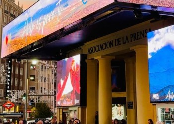 Ávila brilla entre las luces navideñas de Madrid para cerrar su promoción turística de 2025 en la capital