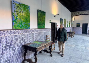 21 óleos de Manuel F. Gochi plasman en la Diputación el contraste entre los campos castellanos y los árboles del norte