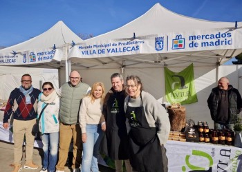 Cuatro empresas de &Aacute;vila Aut&eacute;ntica acuden por primera vez al Mercado de Productores de Vallecas