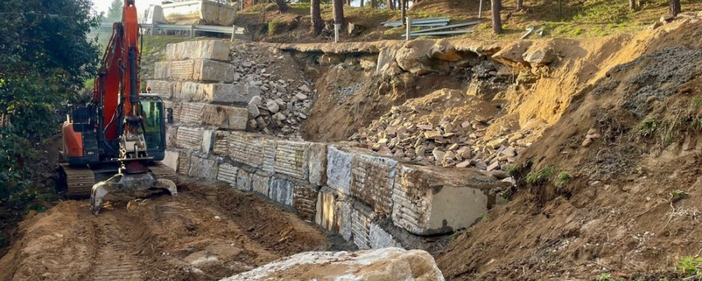 La Diputaci&oacute;n comienza los trabajos de emergencia para levantar un muro de contenci&oacute;n en la AV-P-708