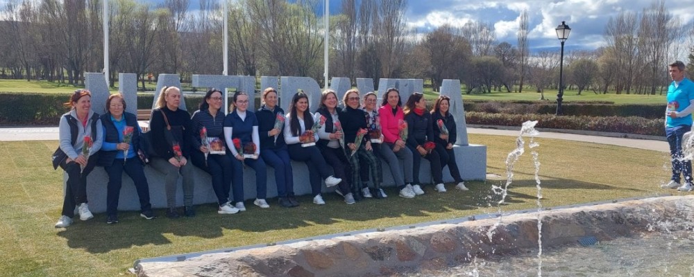 60 golfistas conmemoraron el D&iacute;a de la Mujer con un torneo en Natur&aacute;vila