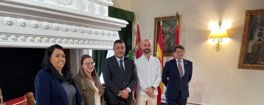 Dos terapeutas ocupacionales se incorporan como funcionarios de carrera en el Centro Infantas