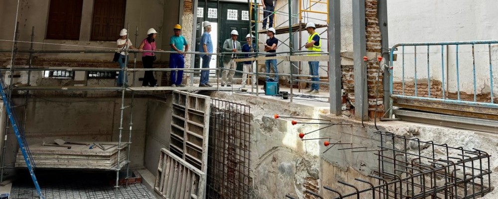 El presidente visita la remodelaci&oacute;n del Palacete de Nebreda, que podr&iacute;a acabar en primavera de 2027