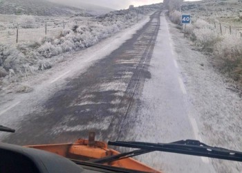 El operativo de vialidad invernal trabaja frente al hielo en las primeras horas del lunes (2&ordm; Fotograf&iacute;a)