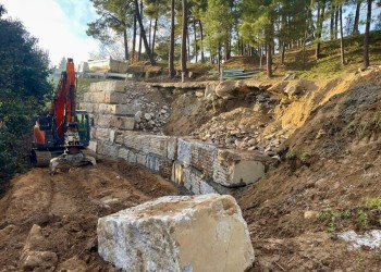 La Diputaci&oacute;n comienza los trabajos de emergencia para levantar un muro de contenci&oacute;n en la AV-P-708