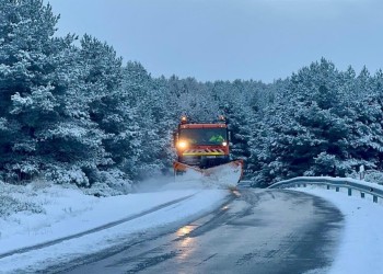 El dispositivo de la Diputaci&oacute;n se mantiene desplegado para hacer frente a la nieve y las heladas