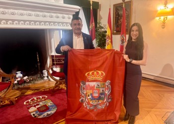 El presidente recibe a la arevalense que representará a la provincia en Miss Mundo España