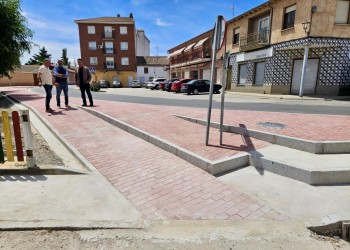 Mejorada la accesibilidad de una zona de la travesía de Fontiveros junto al parque infantil