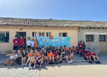 Una veintena de jóvenes participa en el ‘Día sin pantallas’ que promueve la Diputación en Naturávila