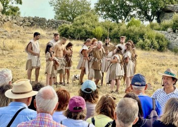 Unas 200 personas participan en los actos del D&iacute;a del Turismo en la Mesa de Miranda y Las Cogotas