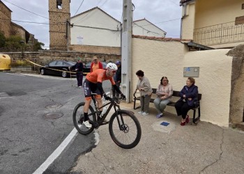 Cerca de 200 inscritos en la IV Revientaburras celebrada en el Valle del Corneja (2º Fotografía)
